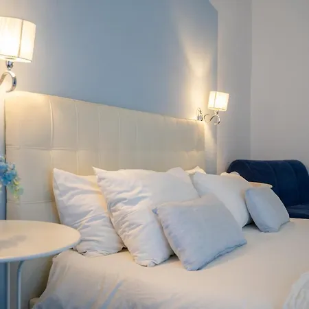 Sotto Le Stelle Ai Decumani Bed and Breakfast