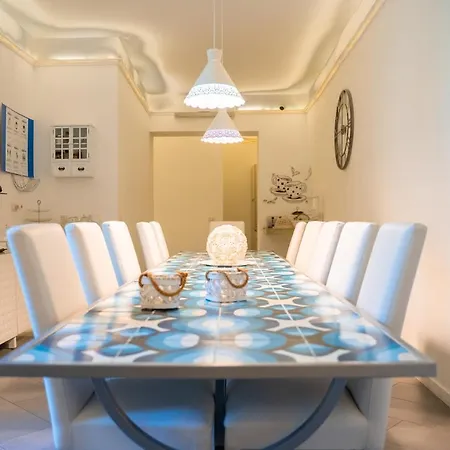 Bed and Breakfast Sotto Le Stelle Ai Decumani 4*