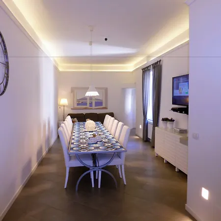 Sotto Le Stelle Ai Decumani 4* Naples