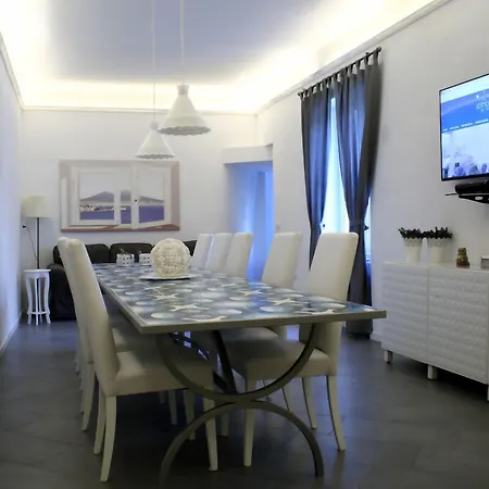 Sotto Le Stelle Ai Decumani 4* Naples