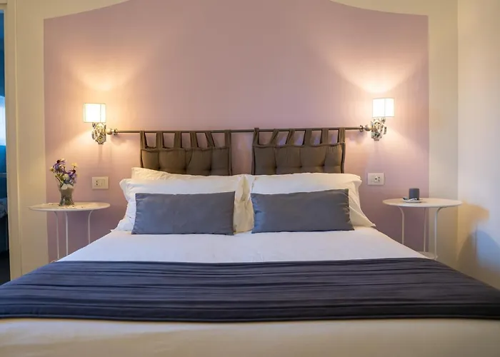 Sotto Le Stelle Ai Decumani Bed & Breakfast 4*