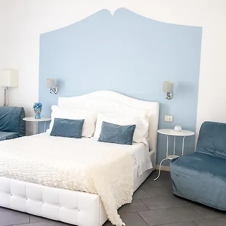 Sotto Le Stelle Ai Decumani Bed & Breakfast 4*